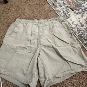 AFTCO Men's Light Gray Flat Front Shorts